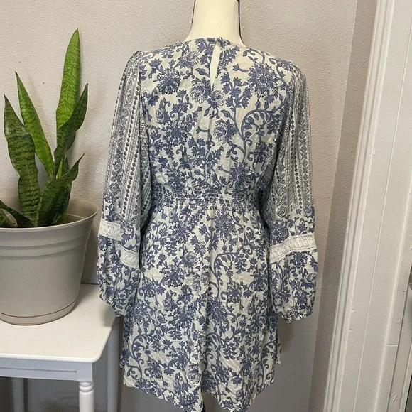 Sincerely Jules Blue and White Bishop Sleeve Sundress - Picture 2 of 4